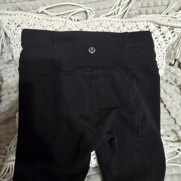 Lululemon - Picture 3 of 5